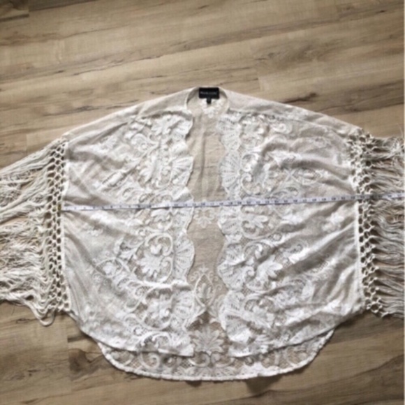 Frank Lyman Design Cream Lace Cover-Up - Picture 6 of 8